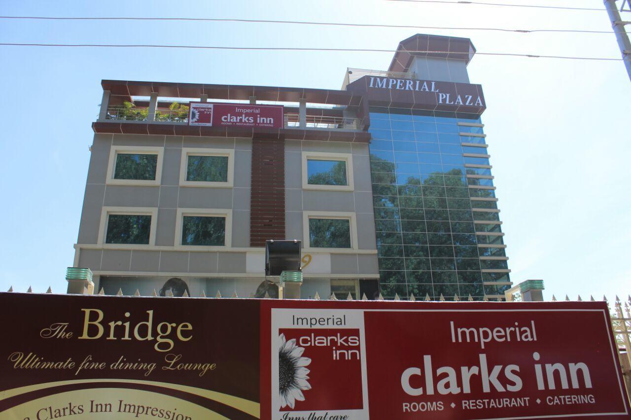 Imperial Clarks Inn デヘラードゥーン エクステリア 写真